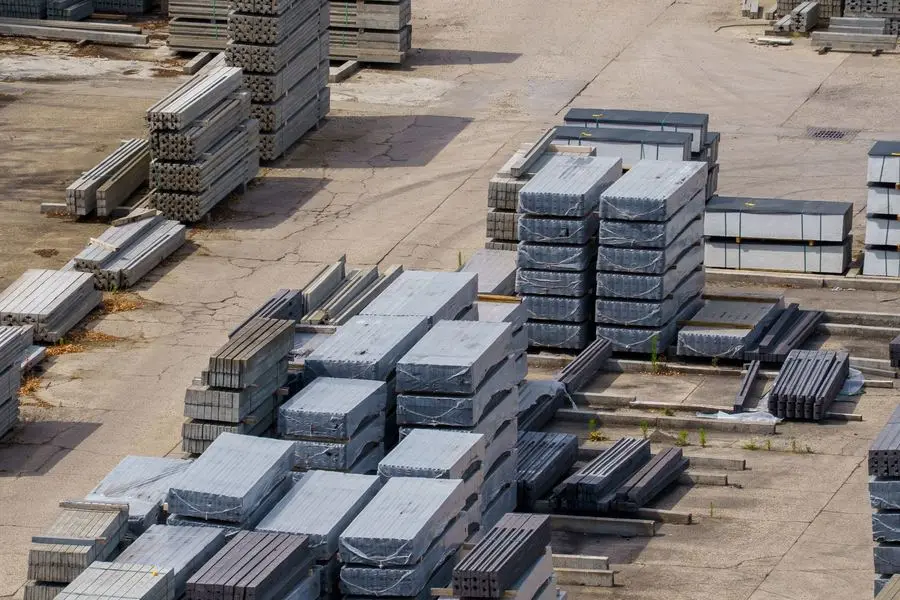 Stok precast concrete di pabrik, siap kirim