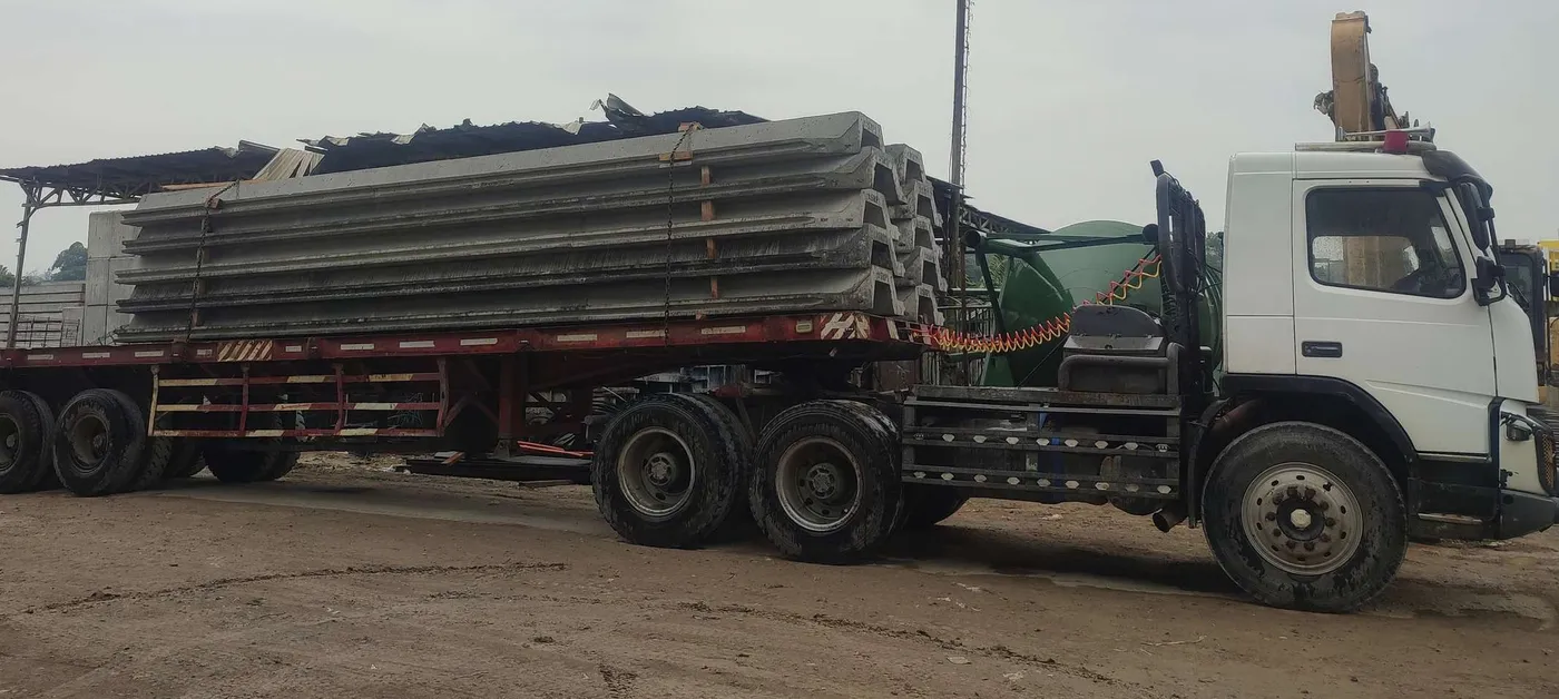 Pengiriman CCSP (corrugated concrete sheet pile)