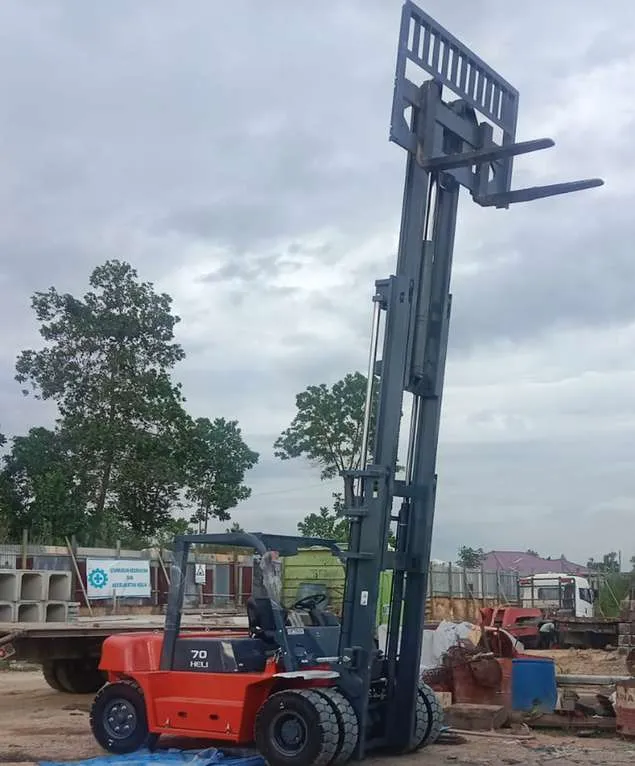Forklift untuk bongkar muat